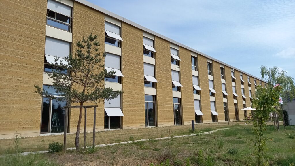 Alnatura Campus Darmstadt - Fassade aus Lehm